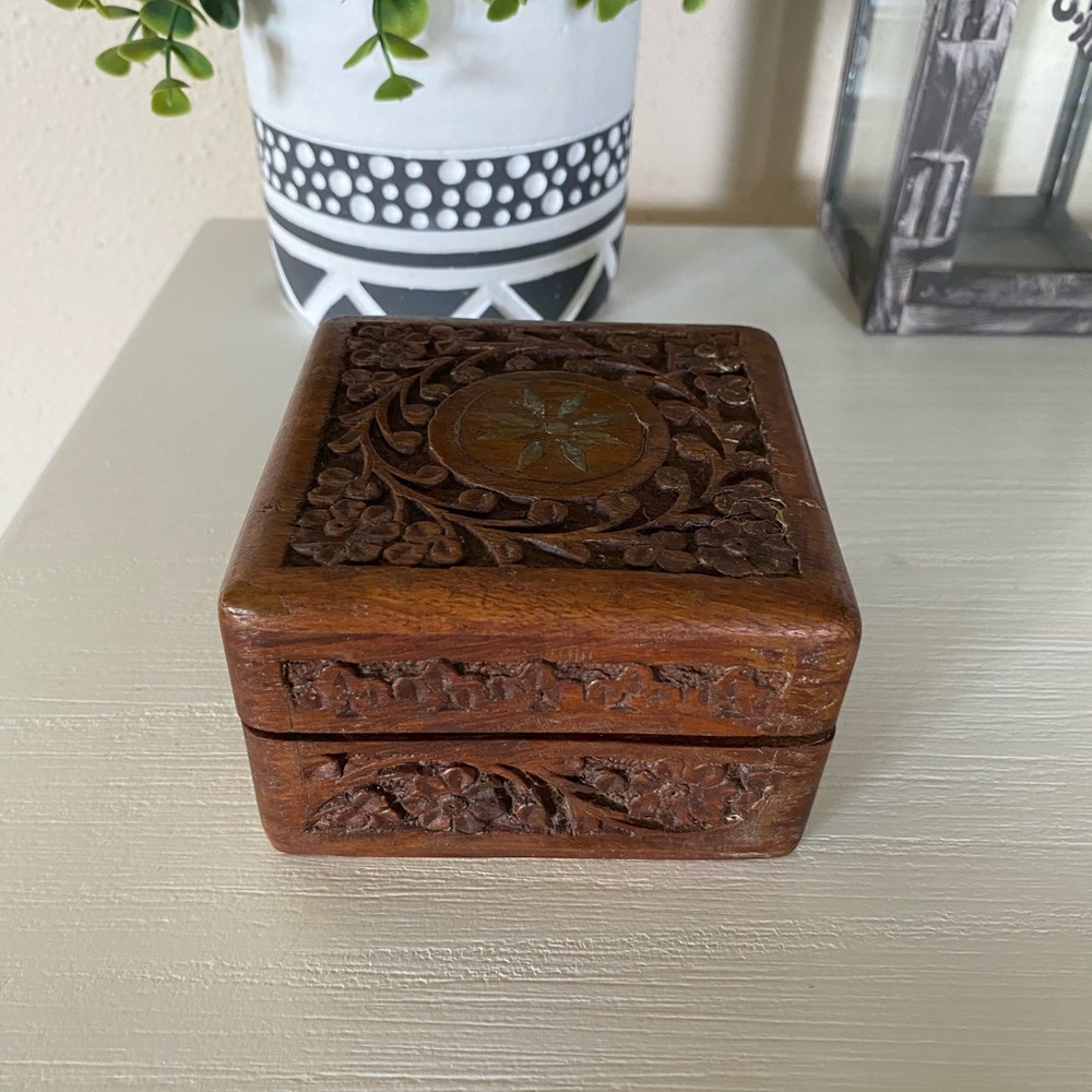 India Hand Carved Hinged Wooden floral flower Trinket Box inlay of Brass